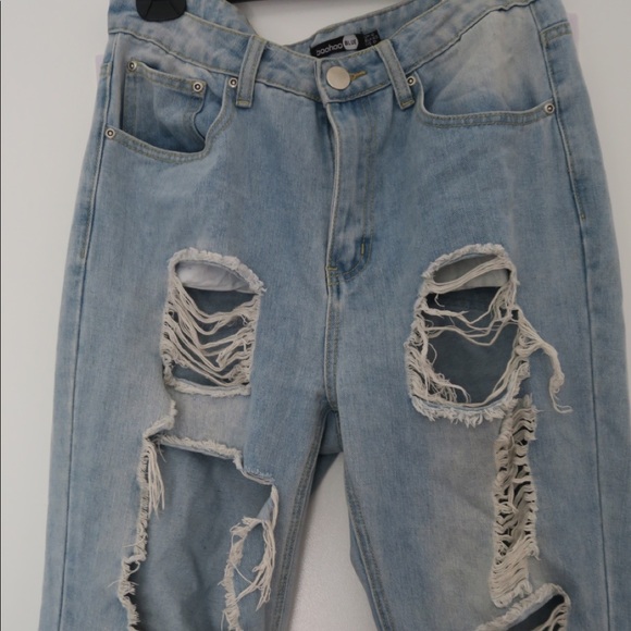 Boohoo distressed blue jeans 🤎 - Picture 2 of 5